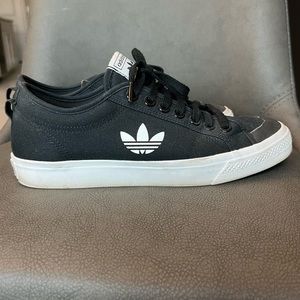 Men’s black adidas - size 9